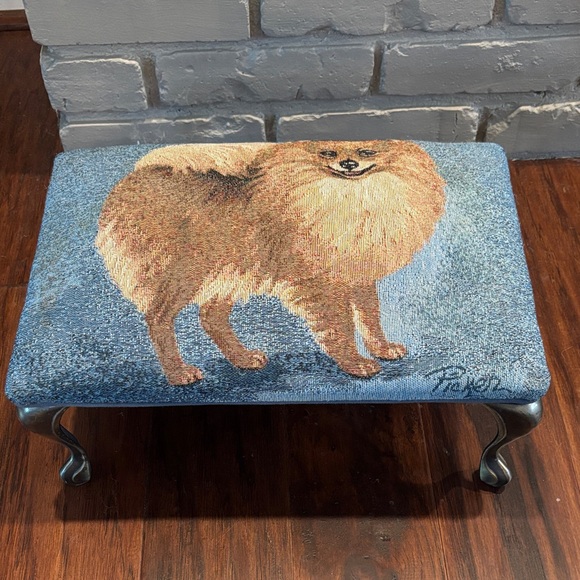 Pomeranian Tapestry Footstool w/ Metal Legs - Picture 1 of 7